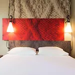 Ibis Centre Hotel 3*