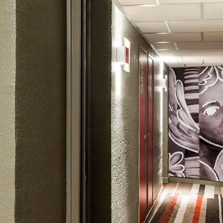 Ibis Centre 3*