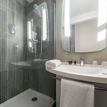 ホテル Ibis Centre 3*