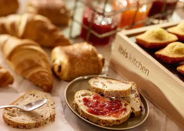 Ibis Centre Hotel 3*